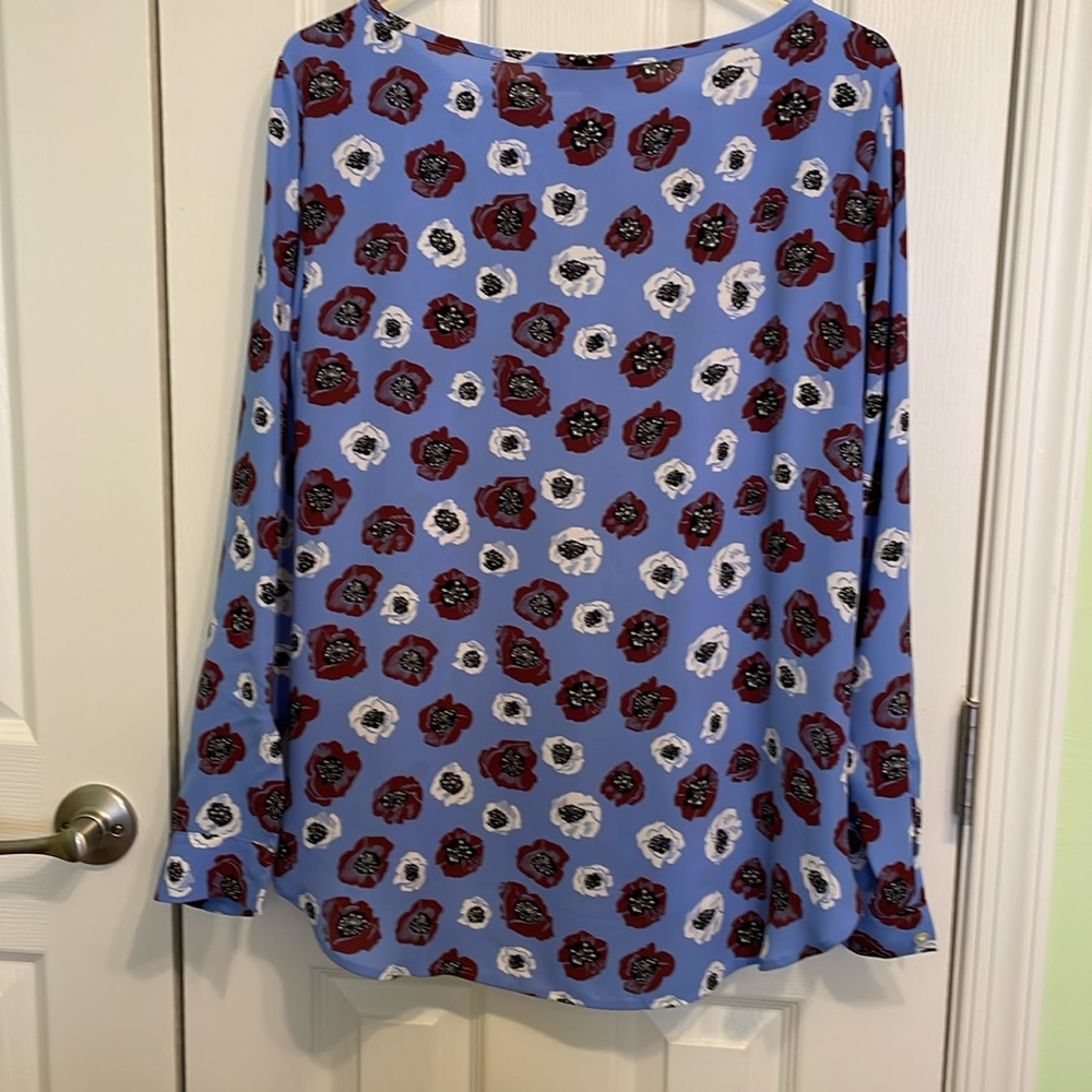 Loft blouse Great condition. - Picture 6 of 8